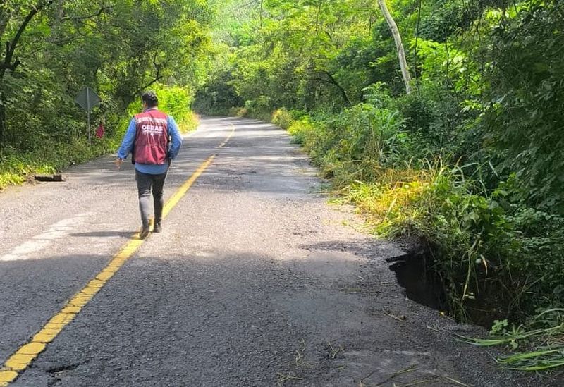 En este momento estás viendo Alerta PC por socavón en carretera La Villa-Minatitlán