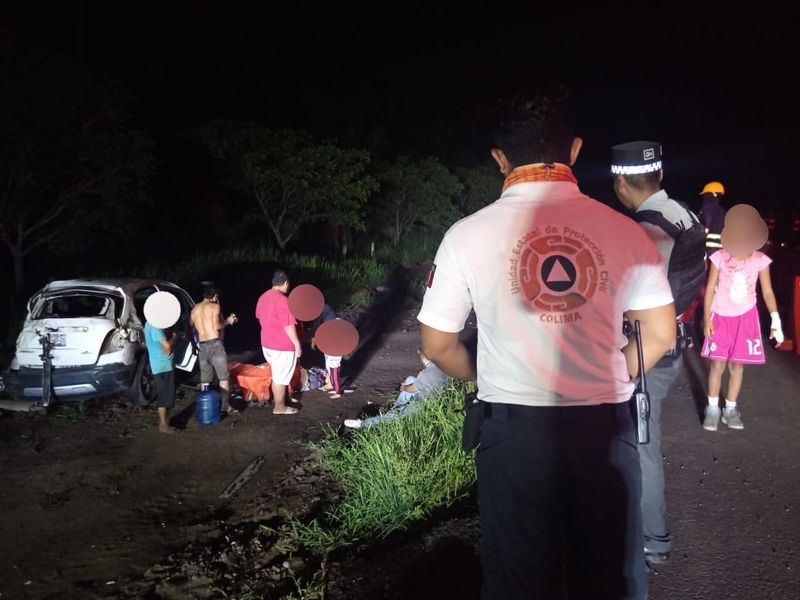 En este momento estás viendo Auxilian PC y GN a personas accidentadas durante la madrugada en autopista Colima-Manzanillo