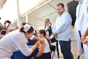 Lee más sobre el artículo Comenzó en Colima la Campaña de Vacunación contra el VPH 2024; aplicarán más de 6 mil dosis