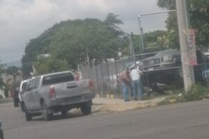 Lee más sobre el artículo Disparan contra lote de autos en la Pablo Silva, en La Villa