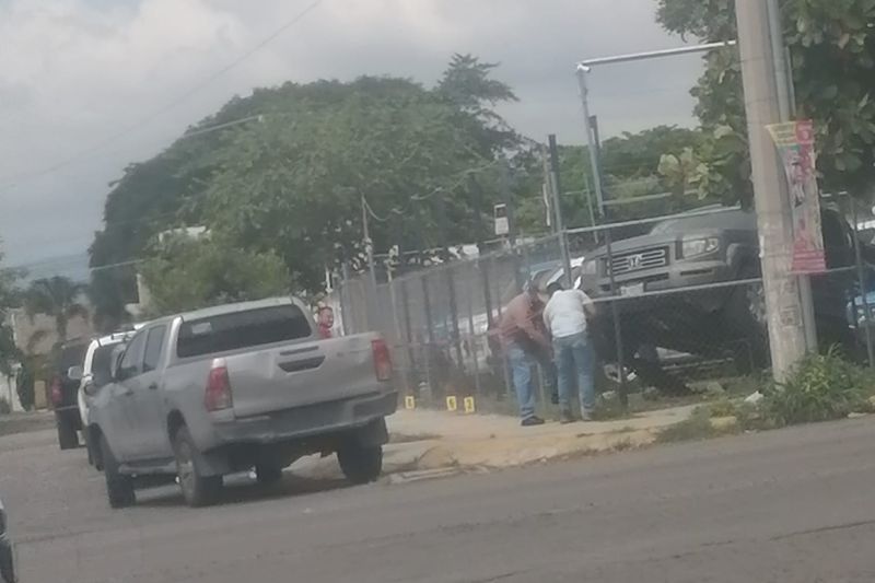 En este momento estás viendo Disparan contra lote de autos en la Pablo Silva, en La Villa