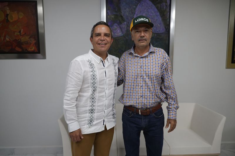 En este momento estás viendo Cruz Méndez visita a la Universidad de Colima