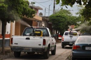 Lee más sobre el artículo Fumigarán hoy en Manzanillo, Tecomán y Villa de Álvarez