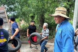 Lee más sobre el artículo Previenen casos de dengue en Armería con campañas de descacharrización