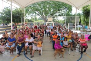 Lee más sobre el artículo Beneficia DIF a más de 70 familias de Tecomán con equipamiento y proyectos de desarrollo