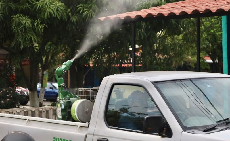 En este momento estás viendo Fumiga Salud en 29 colonias de 4 municipios y centro de Villa de Álvarez