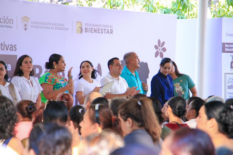 En este momento estás viendo Informan en asamblea sobre beca ‘Rita Cetina’, en Tecomán