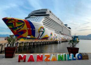 Lee más sobre el artículo Llegaron a Manzanillo los dos primeros cruceros de la temporada 2024-2025