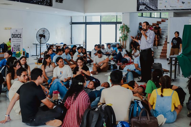 En este momento estás viendo Llegó a Manzanillo el RetoCamp 2024 con talleres, foros y experiencias inolvidables