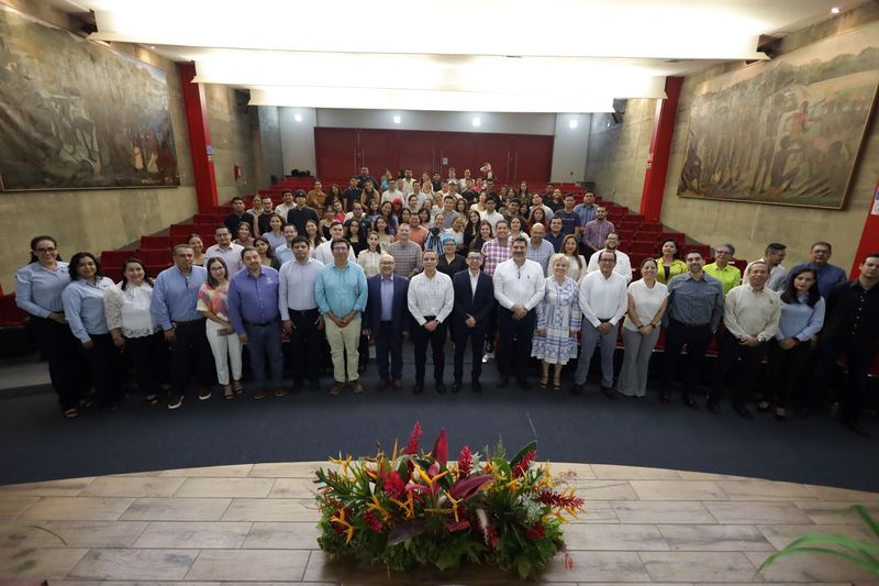 En este momento estás viendo Rinden informes de labores de facultades de Derecho y de Ciencias Políticas