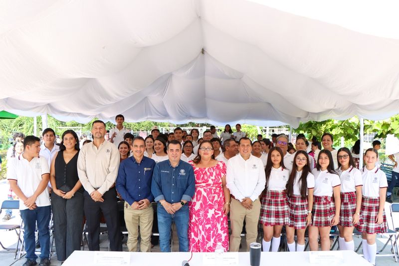 En este momento estás viendo Bachilleratos de la UdeC en Tecomán presentan sus logros y avances