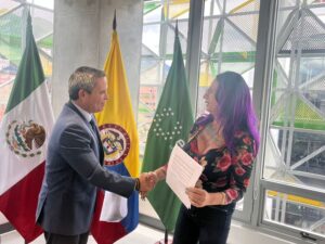 Lee más sobre el artículo UdeC y Universidad EAN de Colombia firman convenio de colaboración