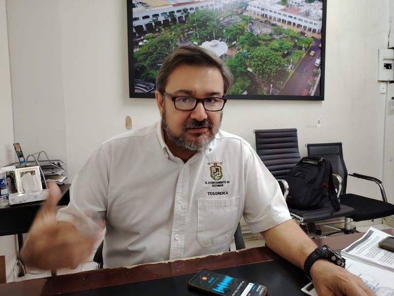 En este momento estás viendo Tesorero asegura que están bajo control adeudos del Ayuntamiento de Tecomán