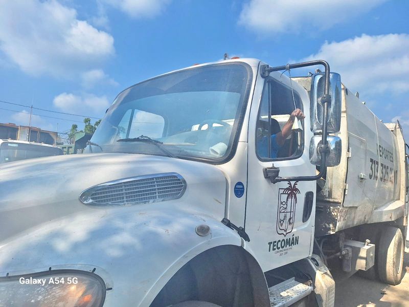 En este momento estás viendo Regresa la campanita al recorrido de la recolección de basura en Tecomán