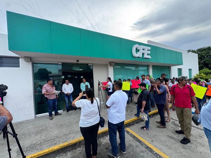 En este momento estás viendo Confían campesinos en que habrá solución con la CFE