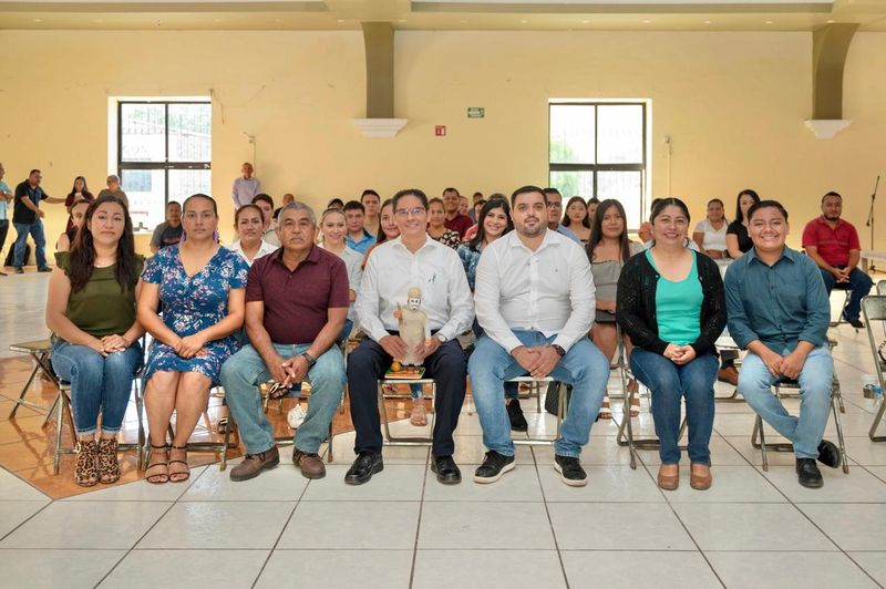 En este momento estás viendo Capacitan a funcionarios de Ixtlahuacán para un buen desempeño en sus atribuciones