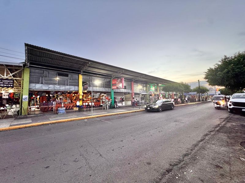 En este momento estás viendo Enfrenta mercado Lázaro Cárdenas de Tecomán abandono y falta de afluencia