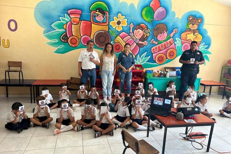 En este momento estás viendo Enseñan a más de 200 preescolares de Armería sobre prevenir delitos