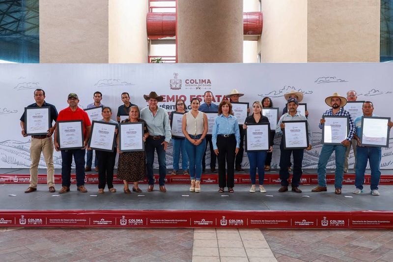 En este momento estás viendo Entregan Premio Estatal al Mérito Agropecuario 2024