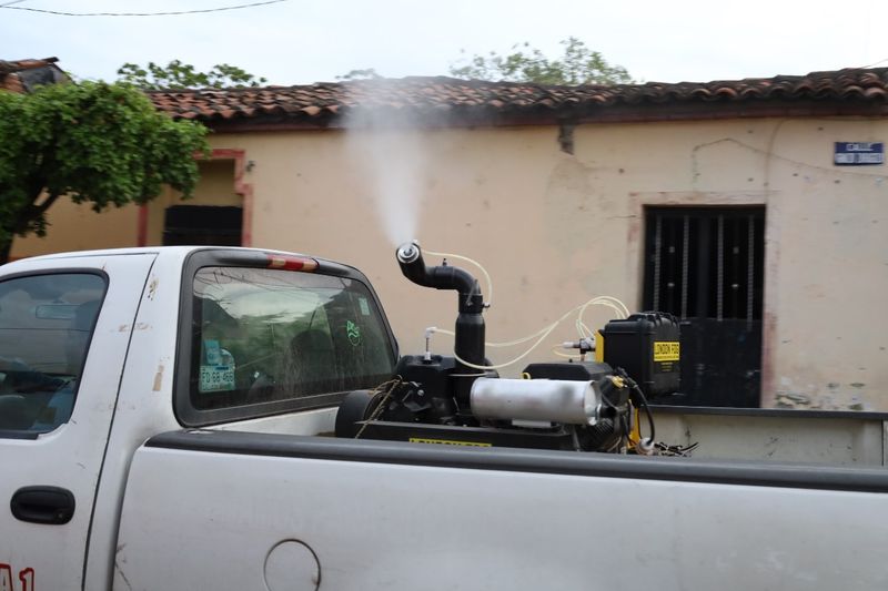 En este momento estás viendo Mantiene Salud fumigación contra el dengue en el estado