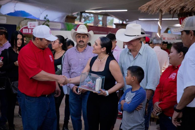 En este momento estás viendo Recorrió gobernadora Pabellón Agropecuario, Campesino y Expo Ganadera