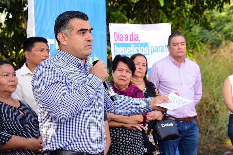 En este momento estás viendo Pintarán y señalizarán vialidades de Colima, anuncia alcalde Riult Rivera