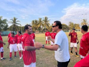 Lee más sobre el artículo El regidor Luis Gama apoya con uniformes al Deportivo Cuyutlán