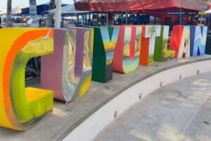 Lee más sobre el artículo Recomiendan bañarse en zonas donde hay salvavidas en Cuyutlán