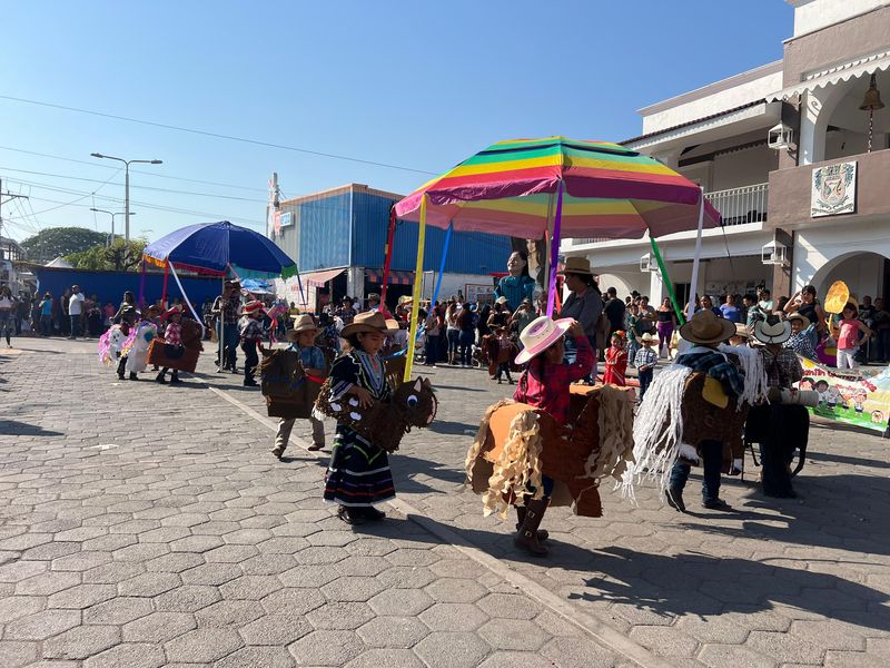 En este momento estás viendo Un éxito, la Cabalgata Infantil 2024 en Armería