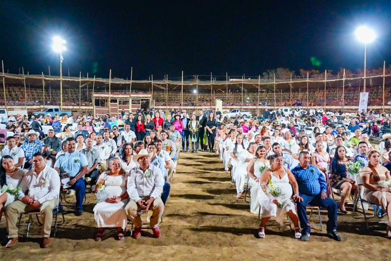 En este momento estás viendo Aprueban tarifa de cero pesos para parejas de matrimonios colectivos en La Villa