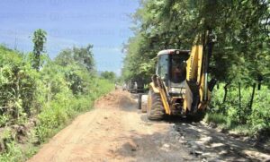 Lee más sobre el artículo Rehabilitación de caminos rurales en Tecomán iniciará esta semana