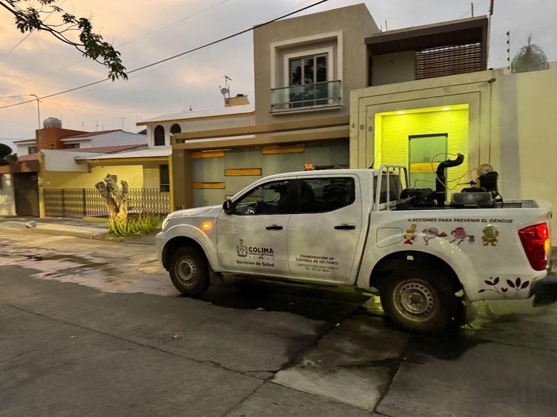 En este momento estás viendo Continúa la fumigación contra el dengue en el estado