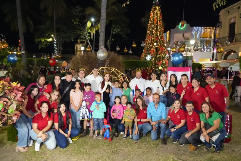 En este momento estás viendo Disfrutan cientos de villalvarenses mega Rosca de Reyes