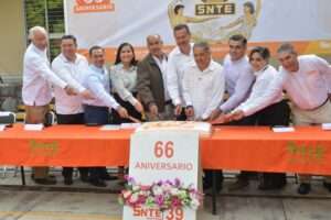 Lee más sobre el artículo Felicitó Riult Rivera a las y los maestros de la Sección 39 del SNTE