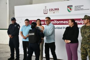 Lee más sobre el artículo Fortalece gobernadora a la Policía Municipal de Armería con equipo y uniformes