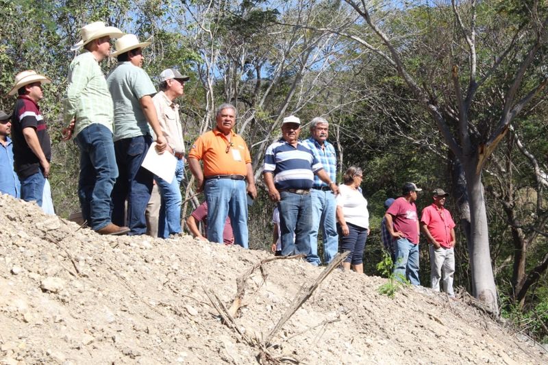 En este momento estás viendo Familias de Coquimatlán agradecen a la gobernadora Indira por obras en la presa El Zapote