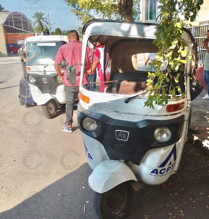 En este momento estás viendo En Tecomán chocan dos mototaxis; hay 3 heridos