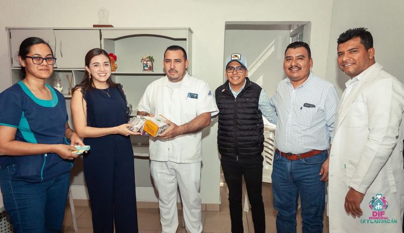 En este momento estás viendo Entregan equipo médico al Hospital de Ixtlahuacán