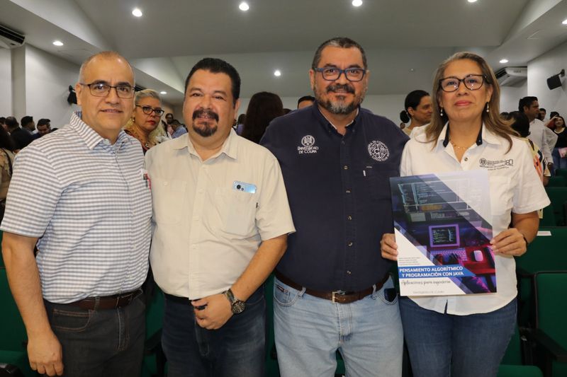 En este momento estás viendo Publican académicos de UdeC libro sobre pensamiento algorítmico y programación