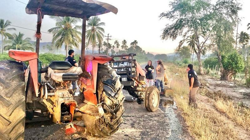 En este momento estás viendo Un herido tras choque entre camioneta y tractor en la carretera a Rincón de López