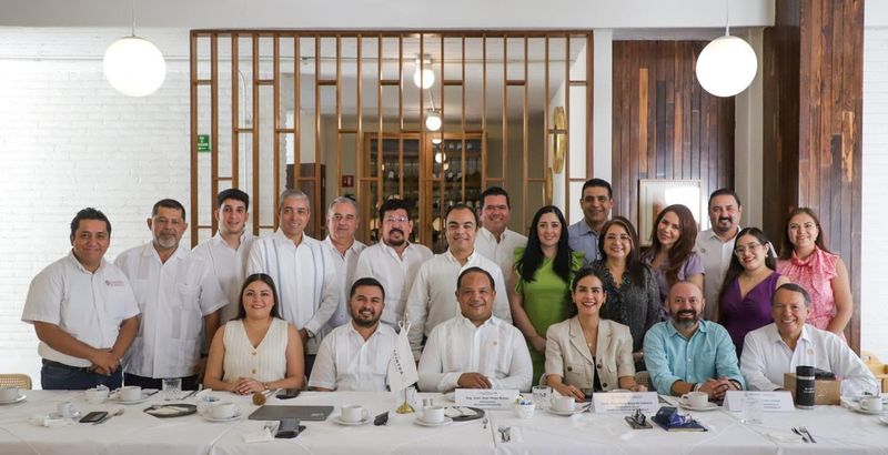 En este momento estás viendo Se reúne Rosi Bayardo con líderes de Canacintra