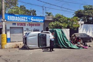 Lee más sobre el artículo Choque en Tecomán deja 5 lesionados, entre ellos una mujer embarazada