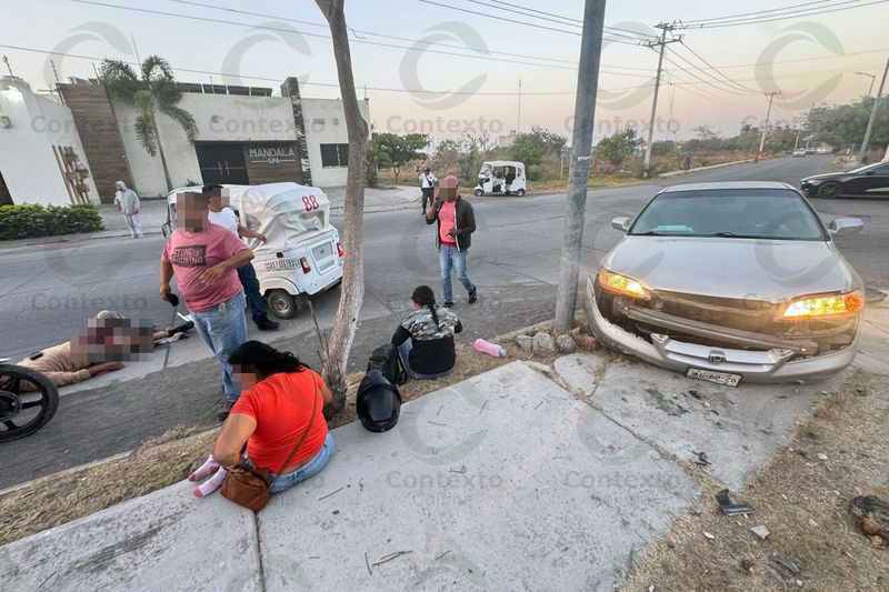 En este momento estás viendo Imprudencia causa accidente automovilístico en Tecomán; hay 2 lesionados