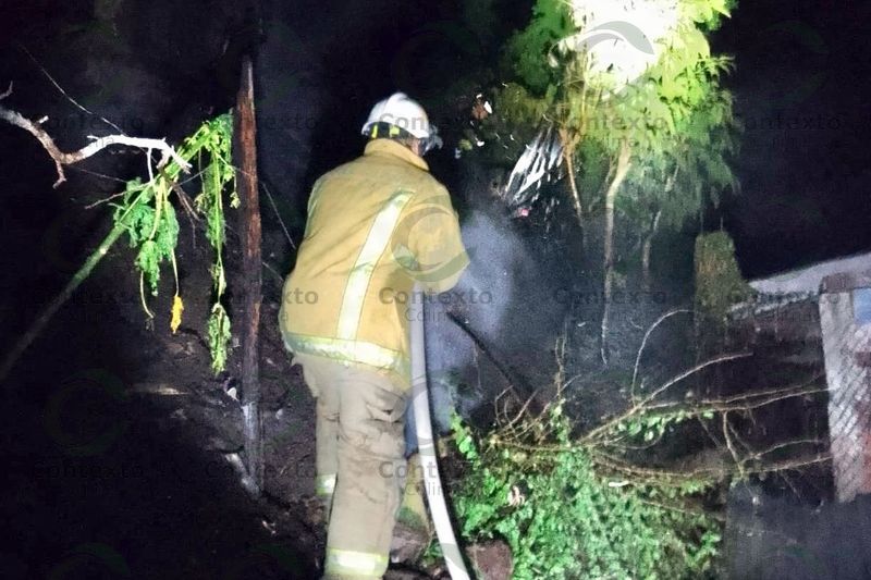 En este momento estás viendo Armería: rescatan a hombre intoxicado en incendio en Cofradía de Juárez