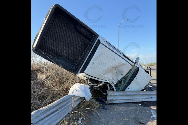 En este momento estás viendo Fatal accidente automovilístico en Tecomán; fallece un hombre