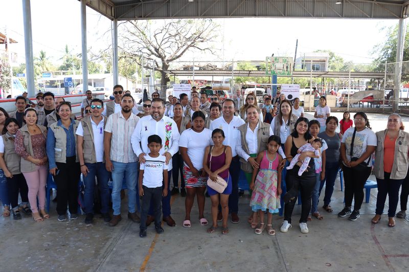 En este momento estás viendo Participa alcalde en arranque de programa de educación para adultos en Cerro de Ortega, Tecomán