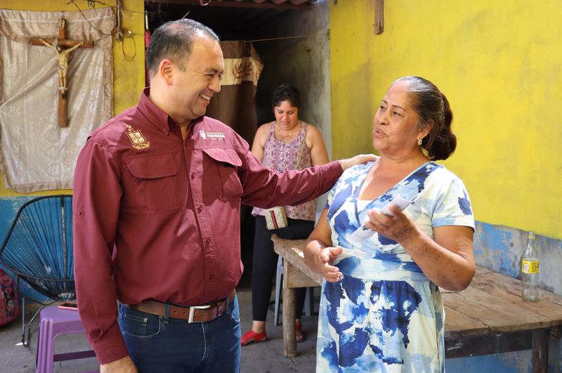 En este momento estás viendo Armando Reyna encabeza recorrido de Proximidad Social en la colonia San José