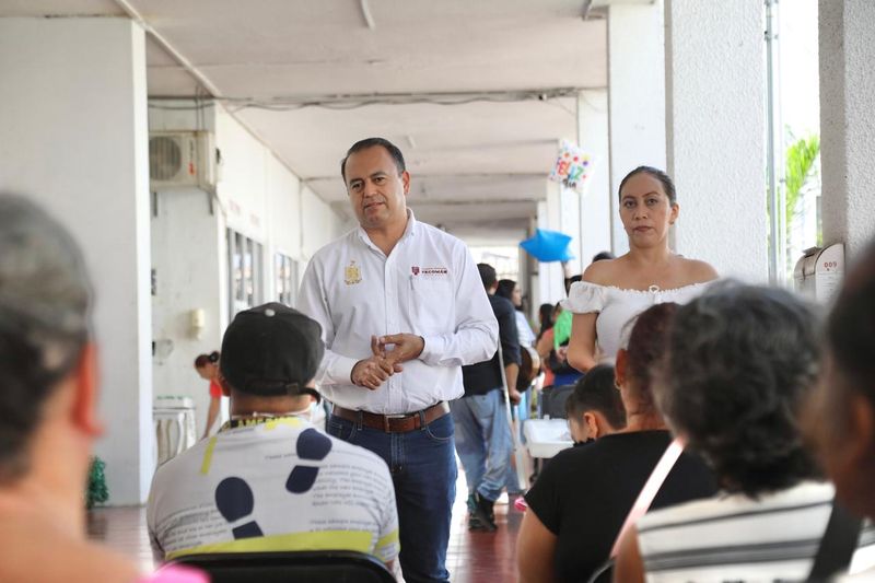 En este momento estás viendo Alcalde de Tecomán garantiza trato equitativo a autoridades auxiliares