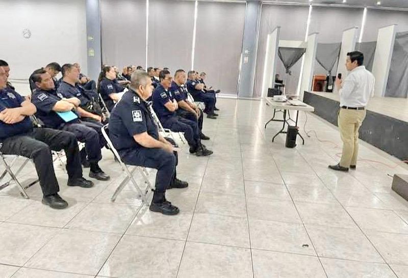 En este momento estás viendo ‘Policía de Tecomán se mantiene en constante capacitación’: Ignacio Ponce