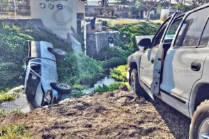 Lee más sobre el artículo Choque entre dos camionetas deja 11 lesionados en Tecomán